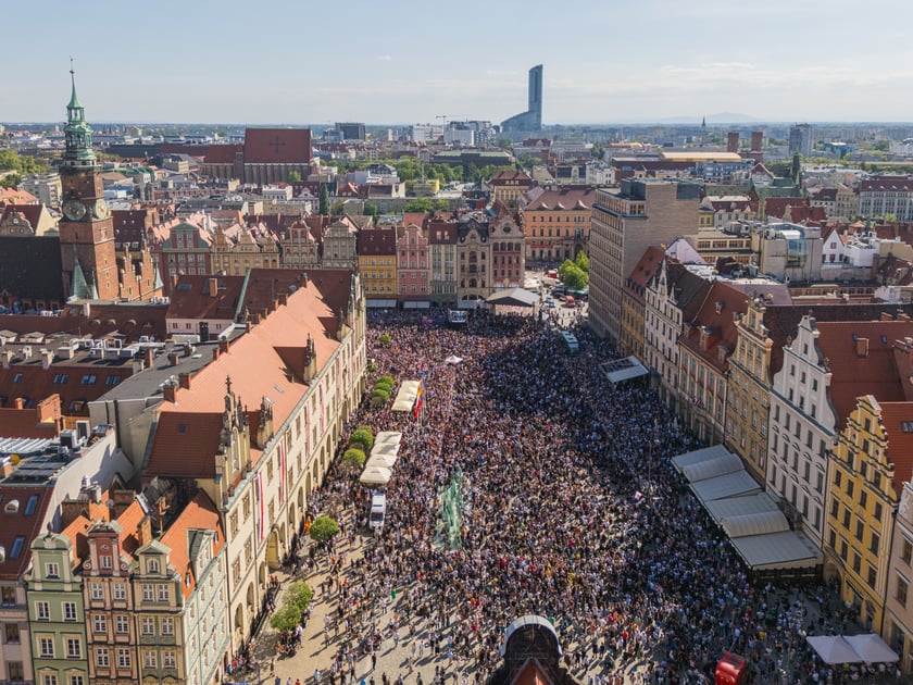 Gitarowy Rekord Świata 2024 we Wrocławiu - zdjęcia z drona