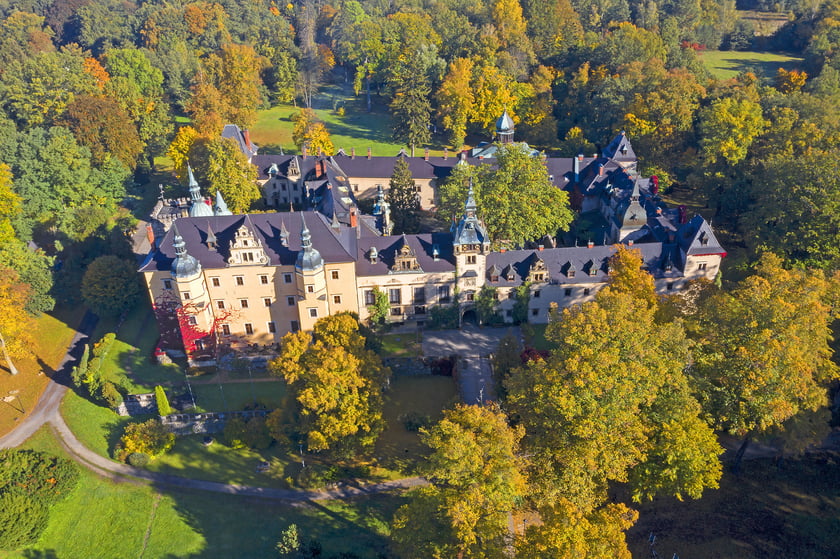 Na zdjęciu widok z lotu ptaka na Zamek Kliczków