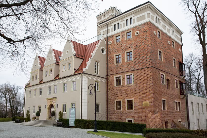 Na zdjęciu widok na Zamek Topacz pod Wrocławiem