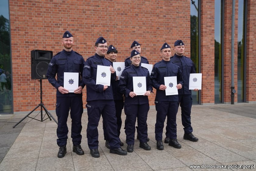 Nowe policjantki i nowi policjanci z Dolnego Śląska