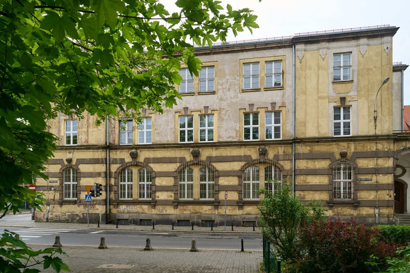 Była Poczta Paczkowa i Telegraf, także siedziba Orange Polska, na Starym Mieście