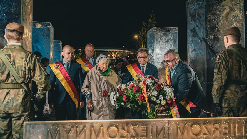 Uroczyste odsłonięcie pomnika Żołnierzy Niezłomnych. Wrocław, 8.05.2024
