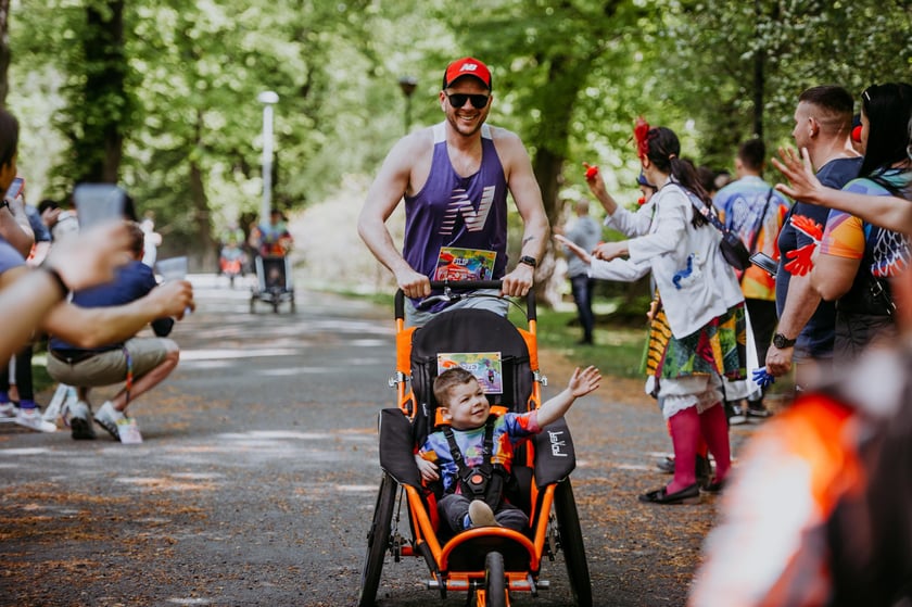 Bieg Para(mi) w parku Szczytnickim.