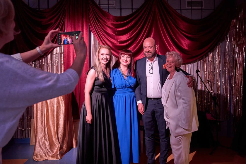 Uroczystość 40-lecia Przedszkola nr 56 &bdquo;Niezapominajka&rdquo; przy ul. Wałbrzyskiej