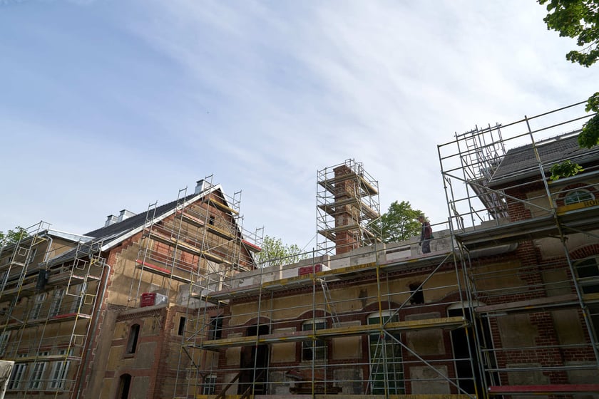 Budowa hotelu Arche Klasztor Wrocław w gmachu przy Kasprowicza, 9 maja 2024