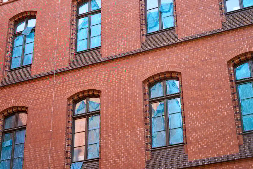 Budowa hotelu Arche Klasztor Wrocław w gmachu przy Kasprowicza, 9 maja 2024