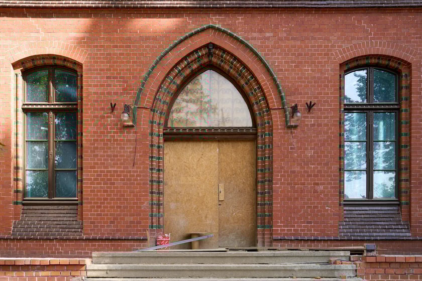 Budowa hotelu Arche Klasztor Wrocław w gmachu przy Kasprowicza, 9 maja 2024