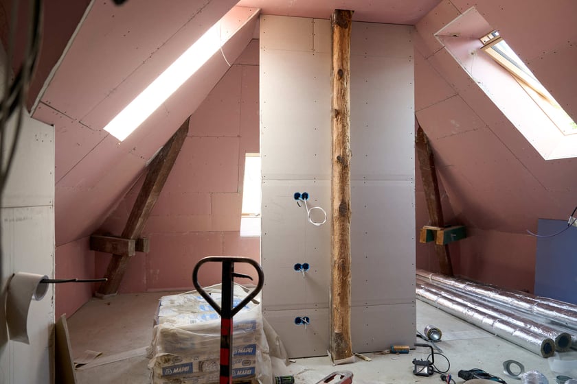 Budowa hotelu Arche Klasztor Wrocław w gmachu przy Kasprowicza, 9 maja 2024