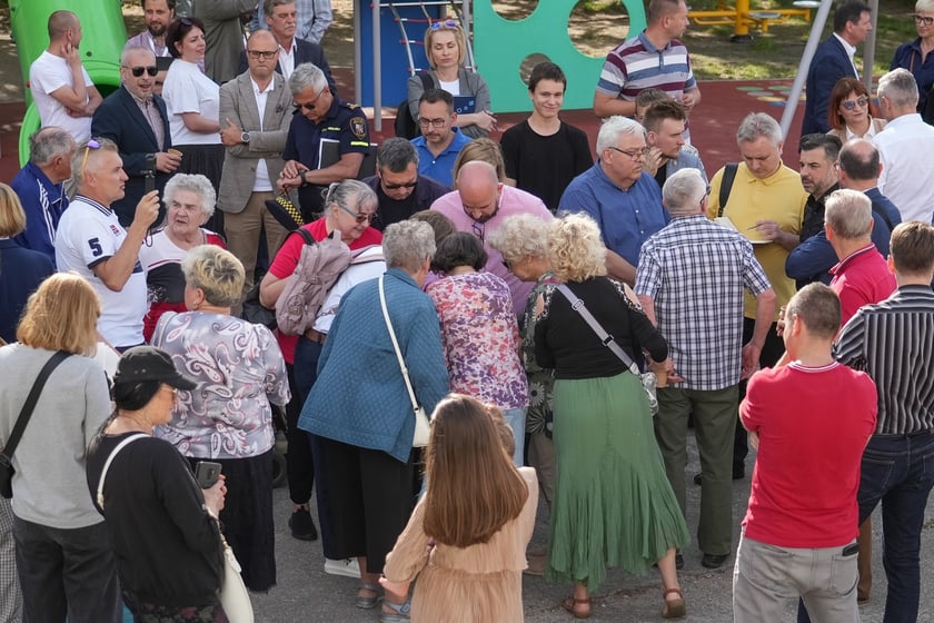 Spotkanie mieszkańców osiedla Kuźniki z prezydentem Wrocławia, Jackiem Sutrykiem