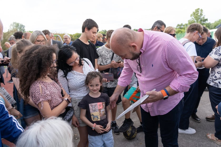 Spotkanie mieszkańców osiedla Kuźniki z prezydentem Wrocławia, Jackiem Sutrykiem