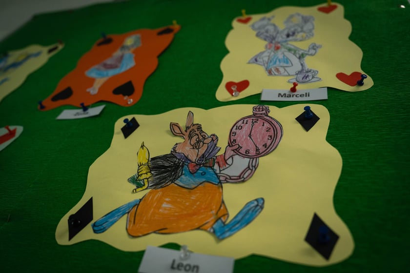 Dzień z „Alicją w Krainie Czarów” w Przedszkolu nr 149 „Tęczowa Polanka” we Wrocławiu