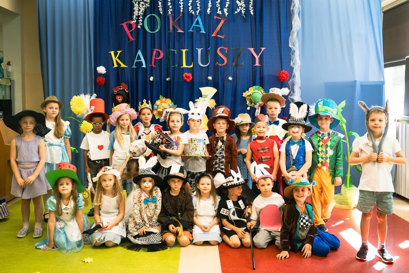 Dzień z „Alicją w Krainie Czarów” w Przedszkolu nr 149 „Tęczowa Polanka” we Wrocławiu