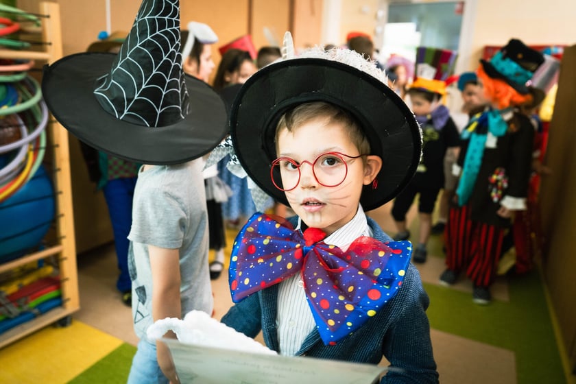 Dzień z „Alicją w Krainie Czarów” w Przedszkolu nr 149 „Tęczowa Polanka” we Wrocławiu