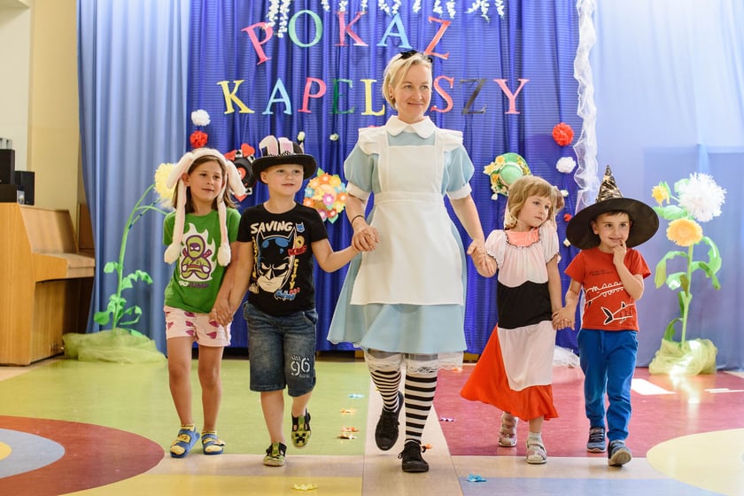 Dzień z „Alicją w Krainie Czarów” w Przedszkolu nr 149 „Tęczowa Polanka” we Wrocławiu
