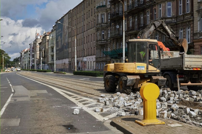Początek przebudowy Pomorskiej i Staszica, sierpień 2022