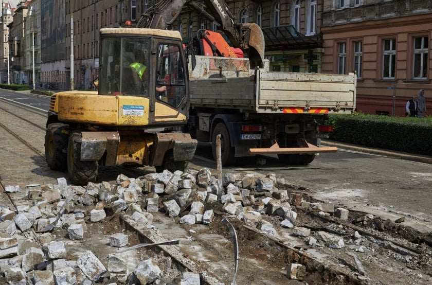 Początek przebudowy Pomorskiej i Staszica, sierpień 2022
