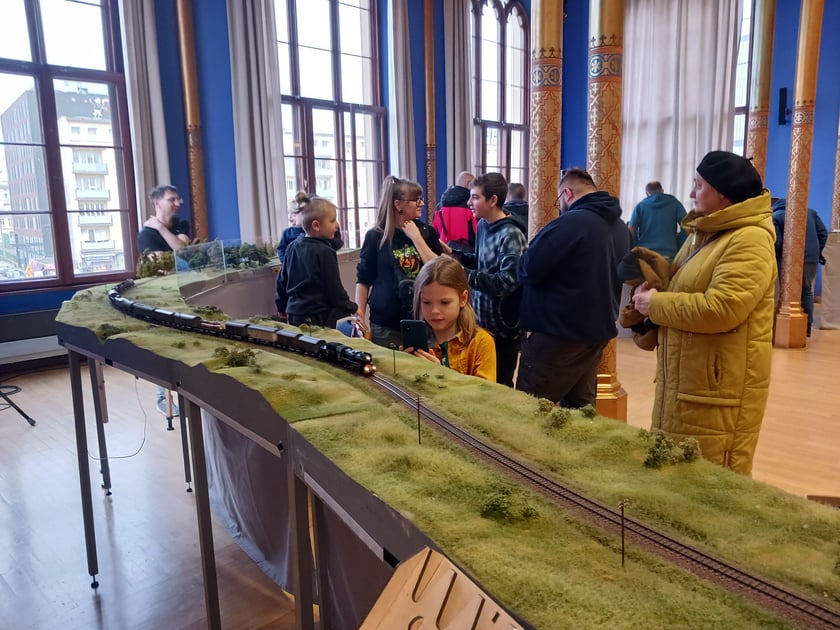 Makieta kolejowa w skali H0 (1:87) przygotowana przez Klub Sympatyk&oacute;w Kolei we Wrocławiu