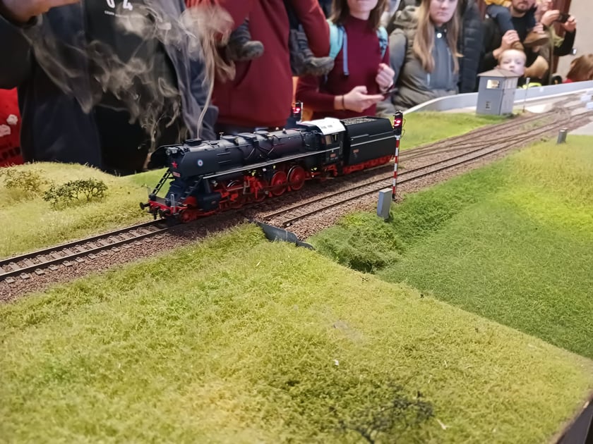 Makieta kolejowa w skali H0 (1:87) przygotowana przez Klub Sympatyk&oacute;w Kolei we Wrocławiu