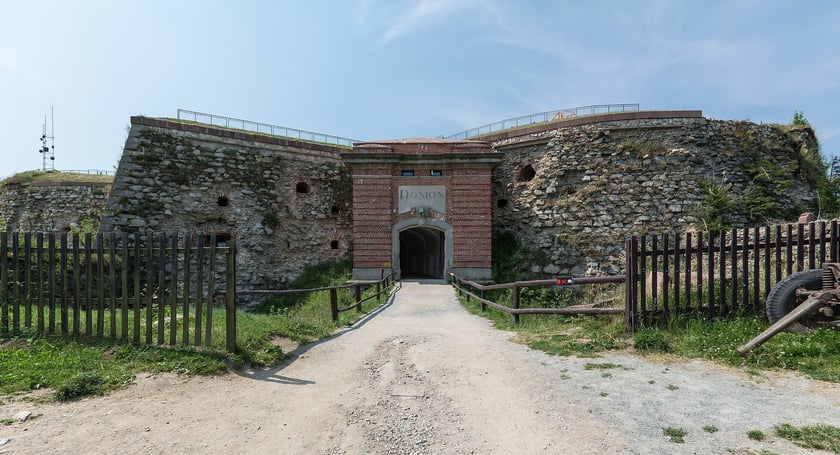 Twierdza Srebrna G&oacute;ra - fort gł&oacute;wny Donjon
Wikimedia&nbsp;Commons CC-BY-SA 3.0&nbsp;Jacek Halicki