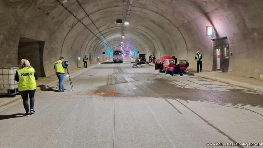 Ćwiczenia ratownicze w nowym tunelu na trasie S3