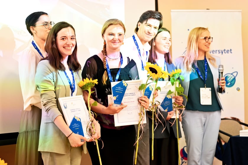 Fundacja Uniwersytet Dzieci nagrodziła naukowców