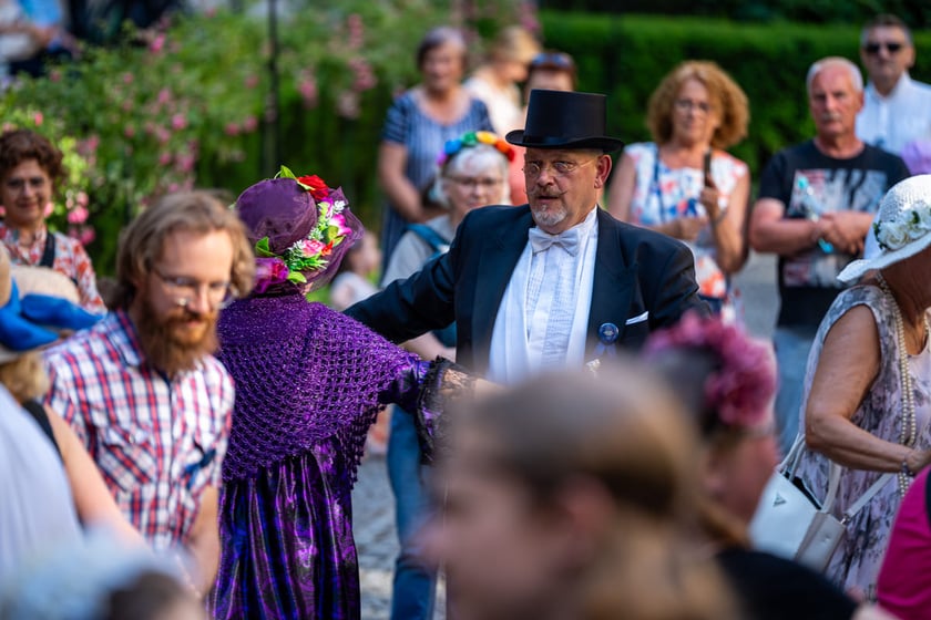 Potańcówka Wrocławska na dziedzińcu Ossolineum. Wrocław, 8 czerwca 2024