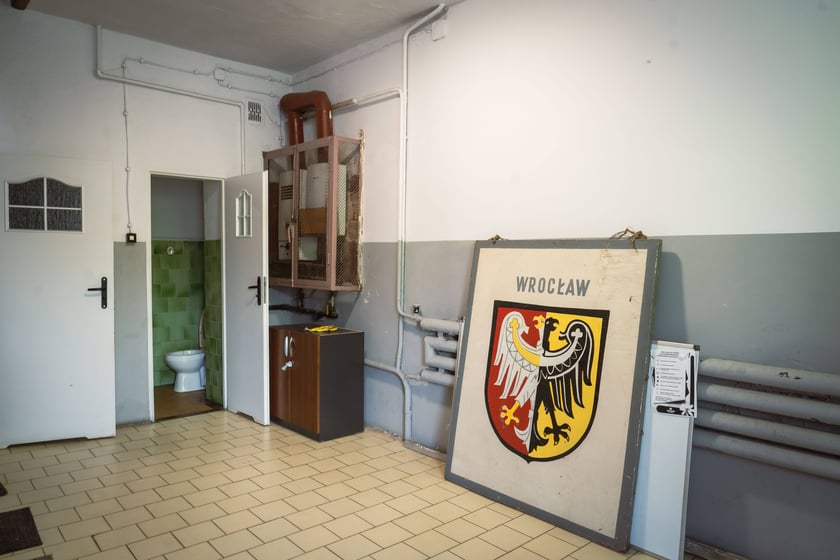 Sportowy klub zapaśniczy Lotnik znajdujący się w hali na Psim Polu przy ul. Bierutowskiej, która została właśnie zabytkiem