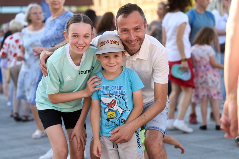 Wrocławska Potańcówka na placu Wolności - czerwiec 2024. „Domówka pod gwiazdami”