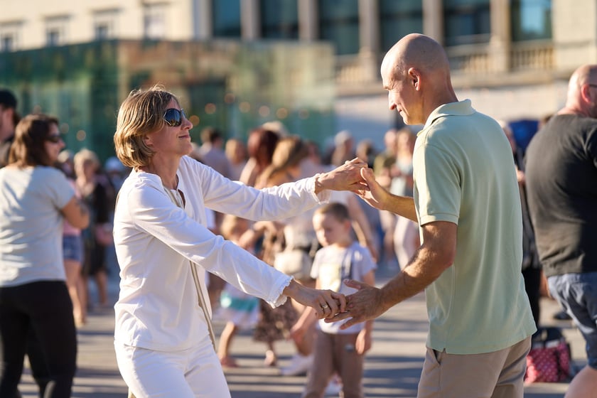 Wrocławska Potańcówka na placu Wolności - czerwiec 2024. „Domówka pod gwiazdami”