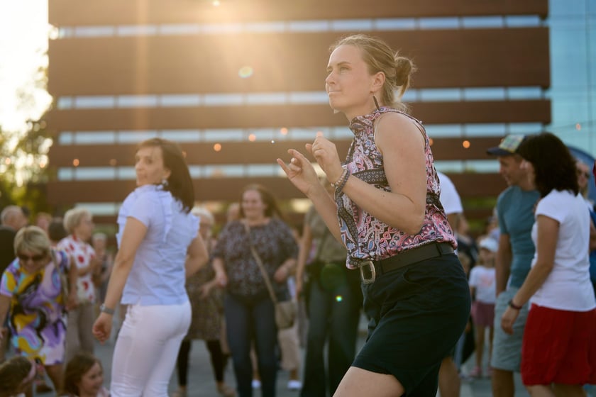 Wrocławska Potańcówka na placu Wolności - czerwiec 2024. „Domówka pod gwiazdami”