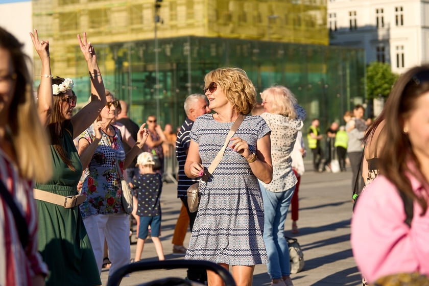 Wrocławska Potańcówka na placu Wolności - czerwiec 2024. „Domówka pod gwiazdami”