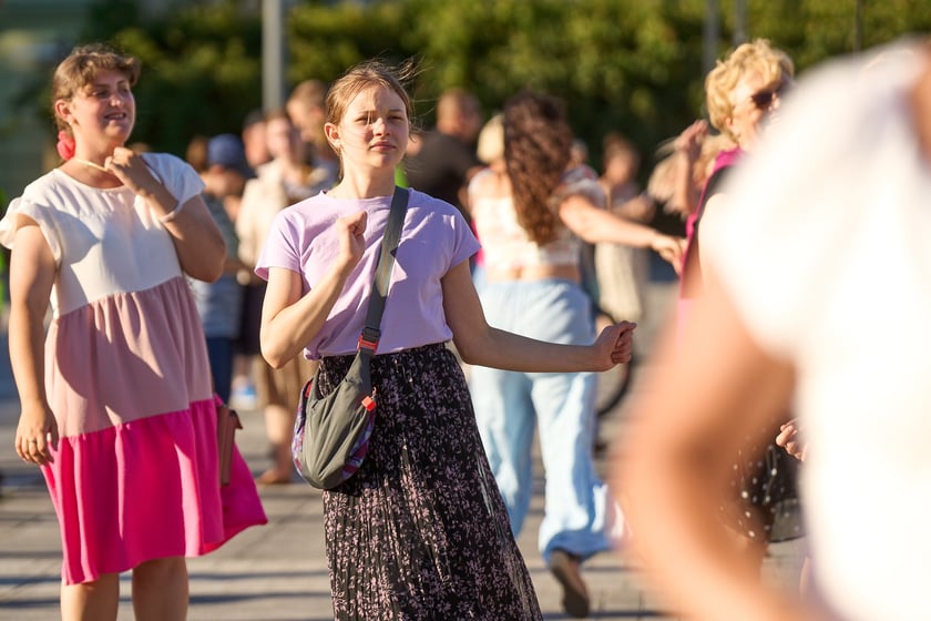 Wrocławska Potańcówka na placu Wolności - czerwiec 2024. „Domówka pod gwiazdami”