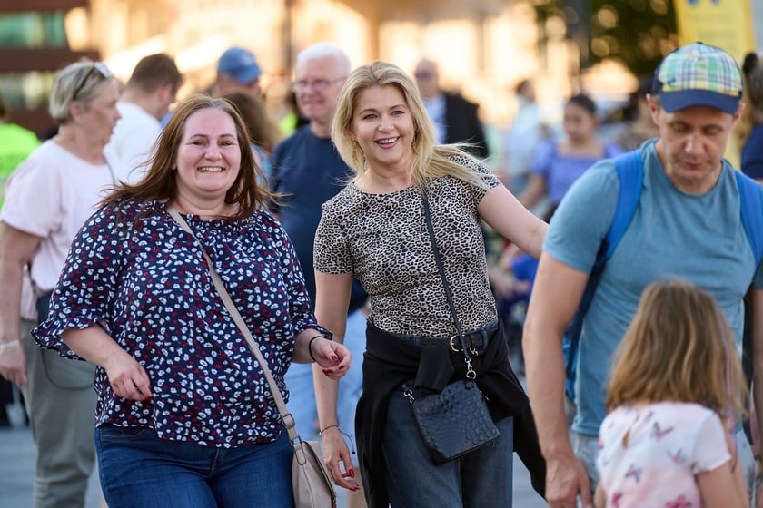 Wrocławska Potańcówka na placu Wolności - czerwiec 2024. „Domówka pod gwiazdami”