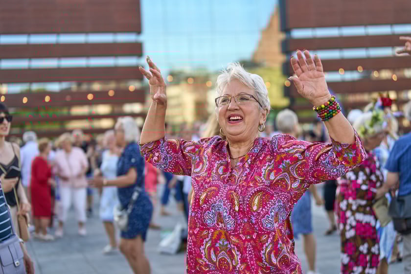 Wrocławska Potańcówka na placu Wolności - czerwiec 2024. „Domówka pod gwiazdami”