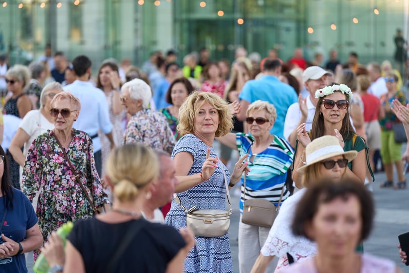 Wrocławska Potańcówka na placu Wolności - czerwiec 2024. „Domówka pod gwiazdami”