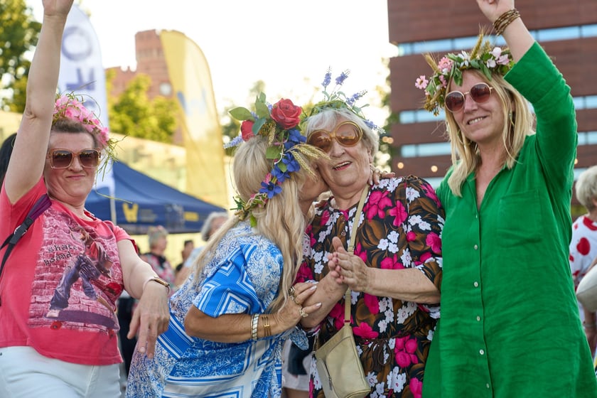Wrocławska Potańcówka na placu Wolności - czerwiec 2024. „Domówka pod gwiazdami”
