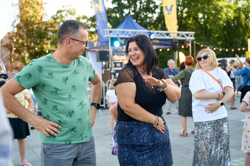 Wrocławska Potańcówka na placu Wolności - czerwiec 2024. „Domówka pod gwiazdami”