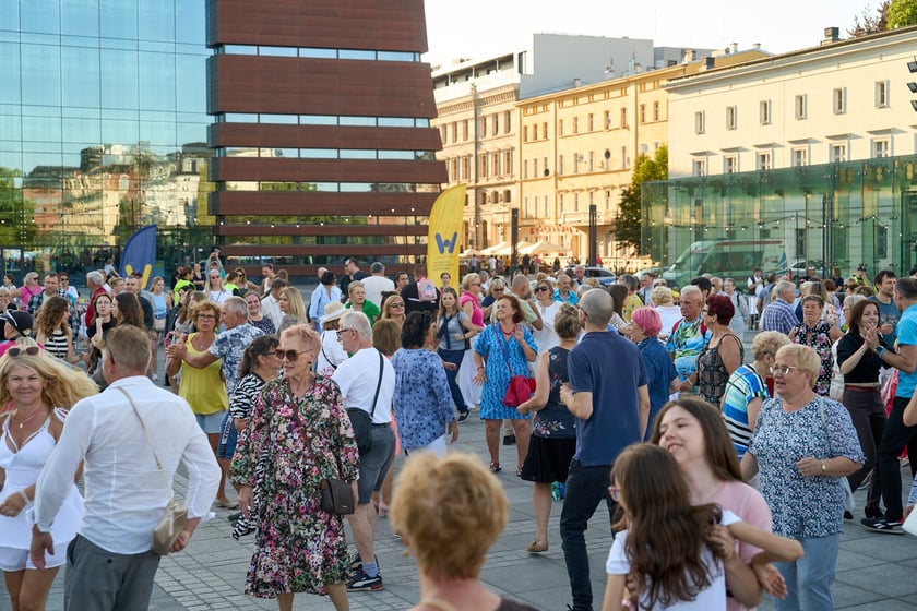 Wrocławska Potańcówka na placu Wolności - czerwiec 2024. „Domówka pod gwiazdami”