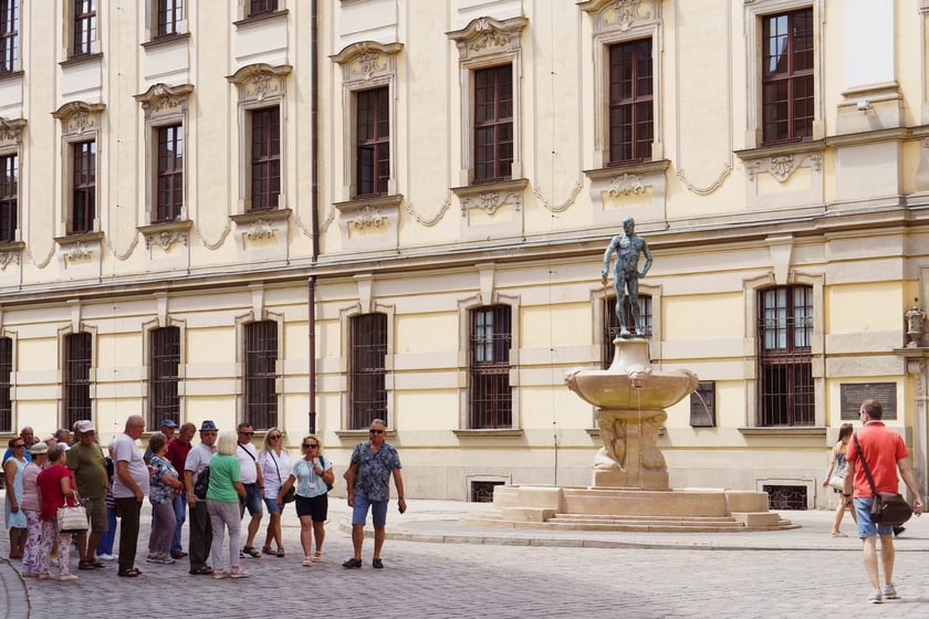 Fontanna &bdquo;Szermierz&rdquo;