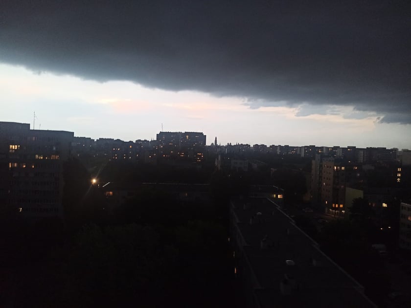 Szczepin. Burzowe niebo nad Wrocławiem 10 lipca