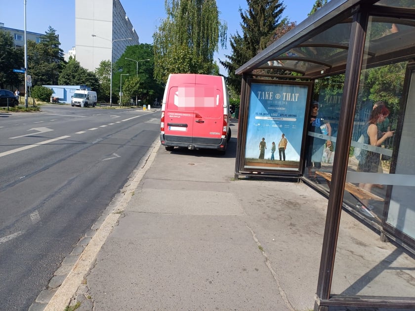 Przykłady nieprawidłowego parkowania