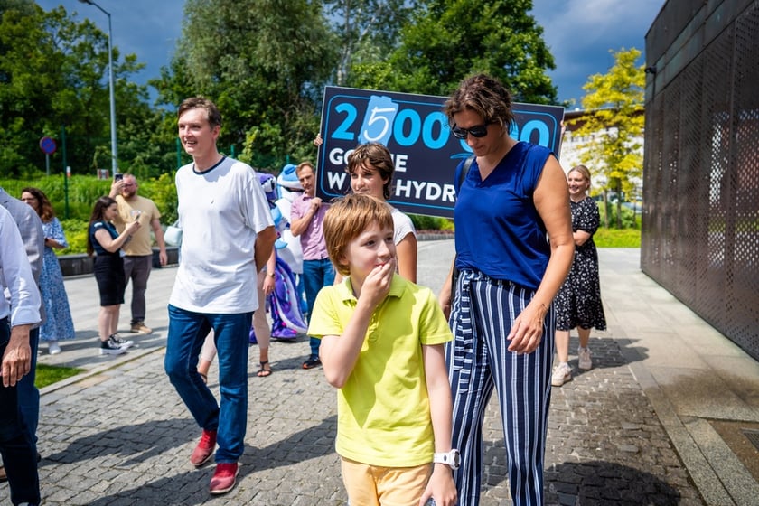 Hydropolis &ndash; jedyne w Europie centrum wiedzy o wodzie &ndash; odwiedził dziś (16 lipca) 2,5-milionowy gość! A właściwie czworo gości.
