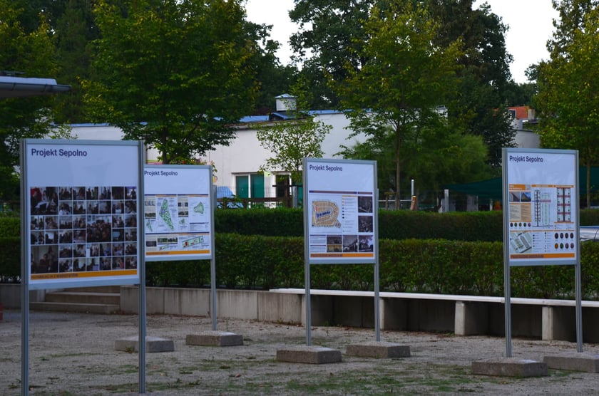 fragment wystawy plenerowej "Projekt Sępolno", Wrocław, 16.07.2024