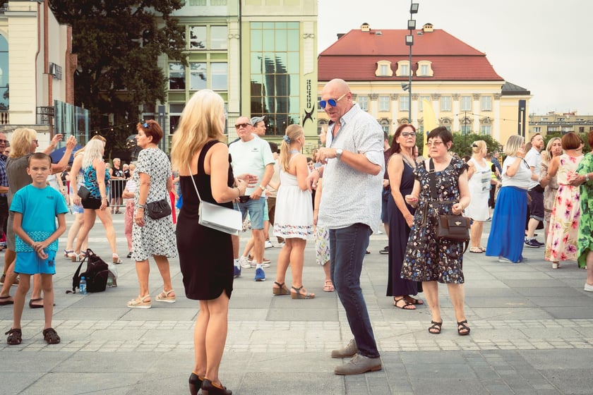 Potańcówka na pl. Wolności we Wrocławiu 20.07.2024