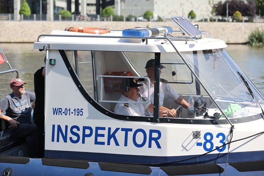 26 lipca 2024 zainstalowano na Odrze bojki monitorujące jakość wody