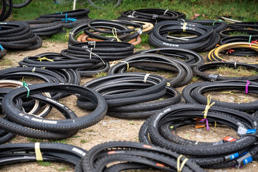 Pchli targ "Na Młynie" pełen jest skarbów. Można je zdobyć - lub tylko pooglądać - w niedziele między godz. 6 a 15