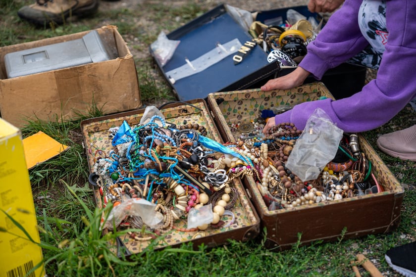 Pchli targ "Na Młynie" pełen jest skarbów. Można je zdobyć - lub tylko pooglądać - w niedziele między godz. 6 a 15
