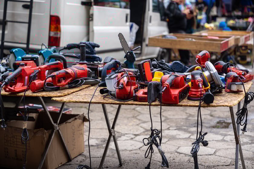 Pchli targ "Na Młynie" pełen jest skarbów. Można je zdobyć - lub tylko pooglądać - w niedziele między godz. 6 a 15