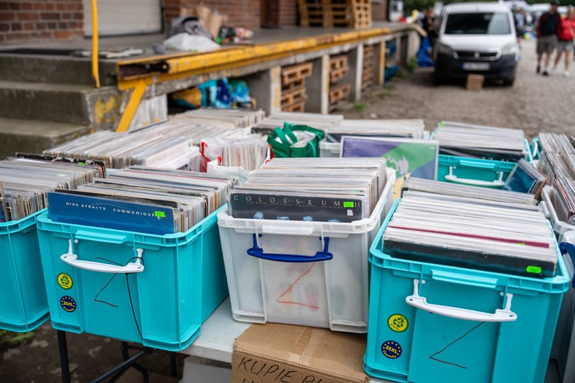 Pchli targ "Na Młynie" pełen jest skarbów. Można je zdobyć - lub tylko pooglądać - w niedziele między godz. 6 a 15