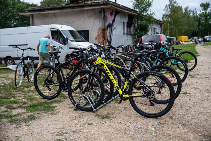 Pchli targ "Na Młynie" pełen jest skarbów. Można je zdobyć - lub tylko pooglądać - w niedziele między godz. 6 a 15